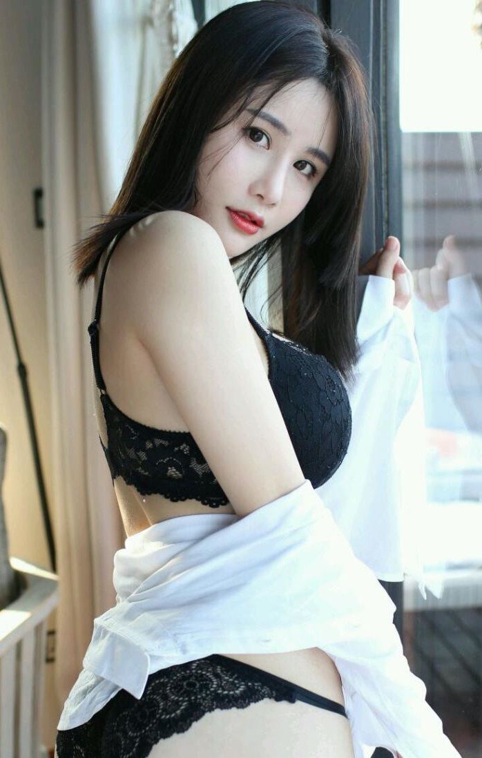 两人埋头舌尖吸她的花蜜 两人埋头舌尖吸她的花蜜