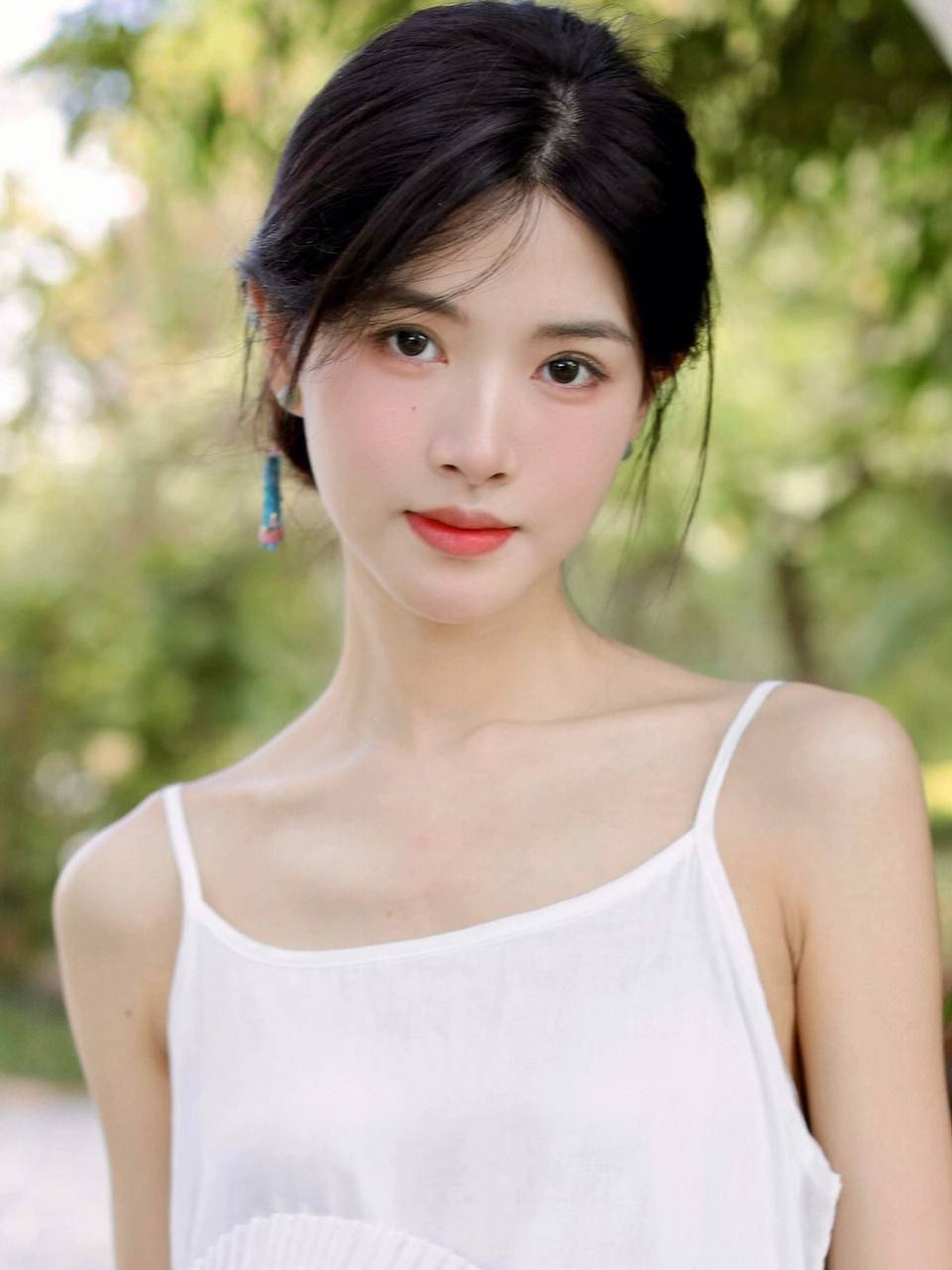上线破外小女孩的视频 上线破外小女孩的视频