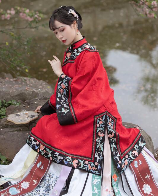 未满十八周岁未成年人请自觉离开 未满十八周岁未成年人请自觉离开