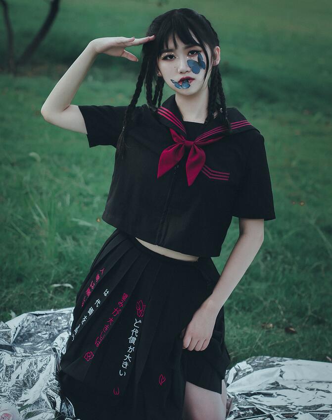探花小宝白色衣服搭配浅蓝色牛仔裤 探花小宝白色衣服搭配浅蓝色牛仔裤