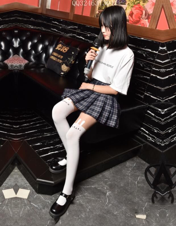 把旗袍撩到腰上h 把旗袍撩到腰上h