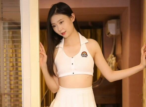 公交车上一个接一个c 公交车上一个接一个c