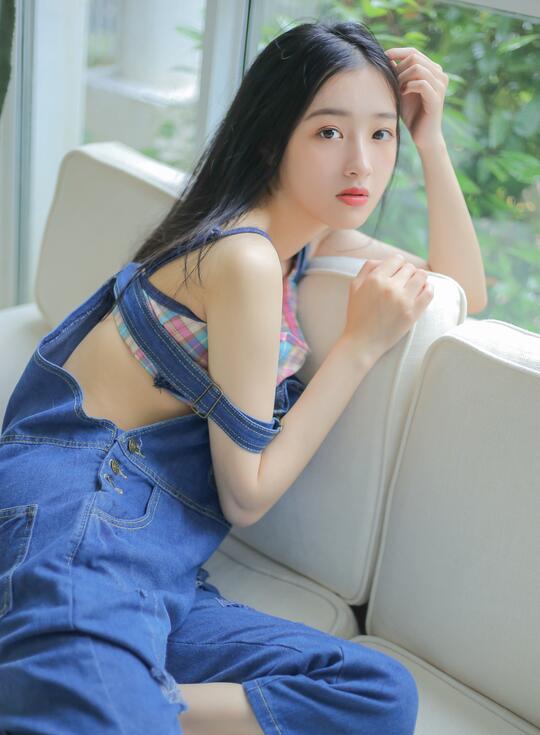 处破高中女校花疼哭了视频 处破高中女校花疼哭了视频