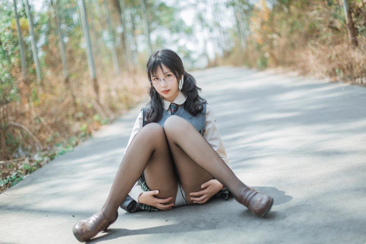 程悠白莹雪琳下面好多水 程悠白莹雪琳下面好多水