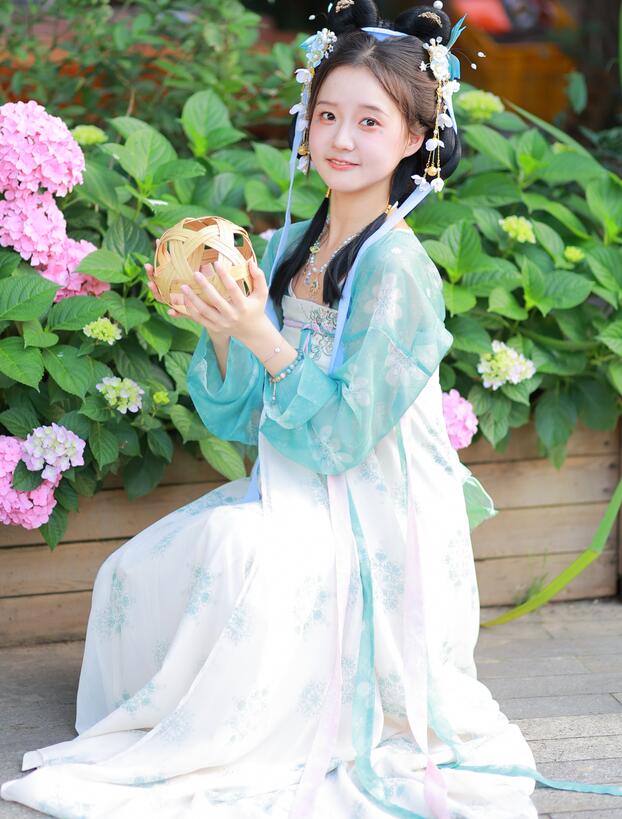 国产Ts金娜娜在线视频 国产Ts金娜娜在线视频