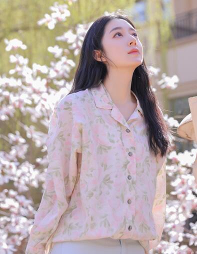 女生张开腿给男生桶 女生张开腿给男生桶